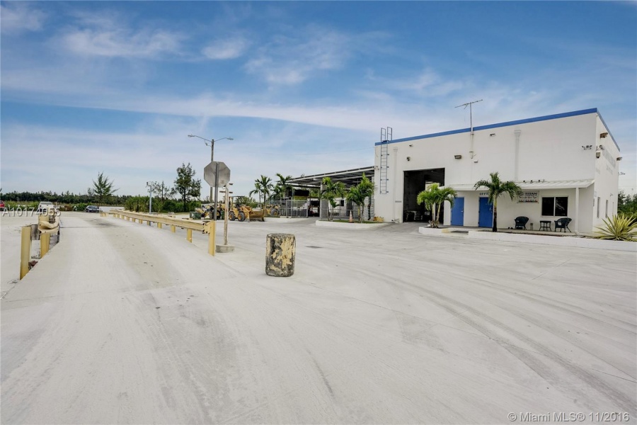 Miami,Florida 33178,Commercial Property,58th St,A10174055