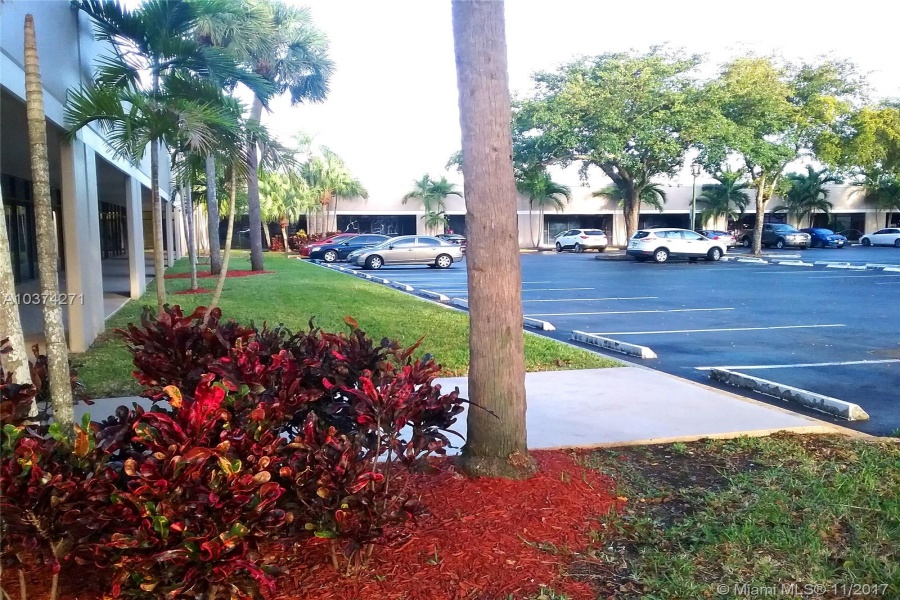 Lauderdale Lakes- Florida 33319,Commercial Property,Headway Park,State Road 7,A10374271