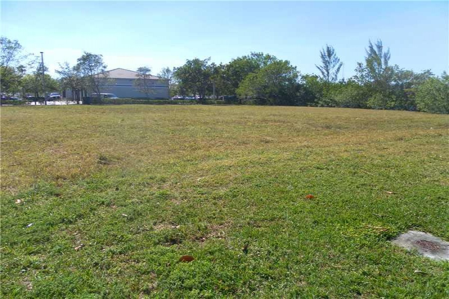 Sunrise,Florida 33323,Commercial Land,136 AV,A2064313