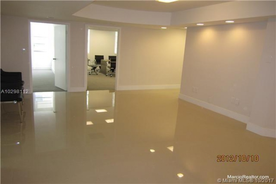 Miami,Florida 33131,Commercial Property,Four Ambassadors Condominium,825 Brickell Bay Dr,A10298112