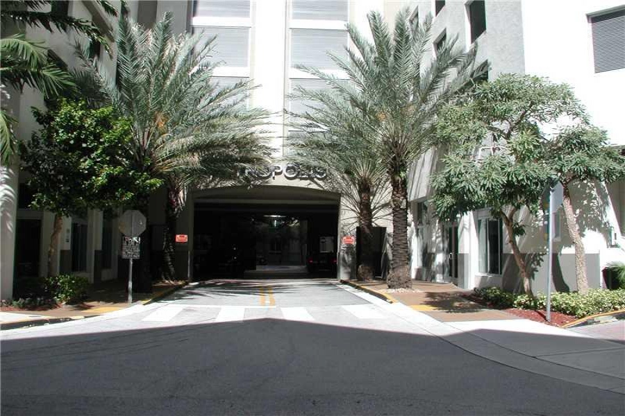 Miami, Florida 33156, ,Commercial Property,For Sale,Metropolis of Dadeland,DADELAND BL,A2107942