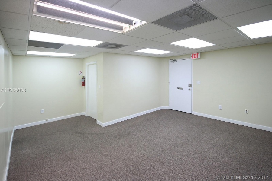 Miami,Florida 33133,Commercial Property,2780 Douglas Rd,37th Ave,A10355808