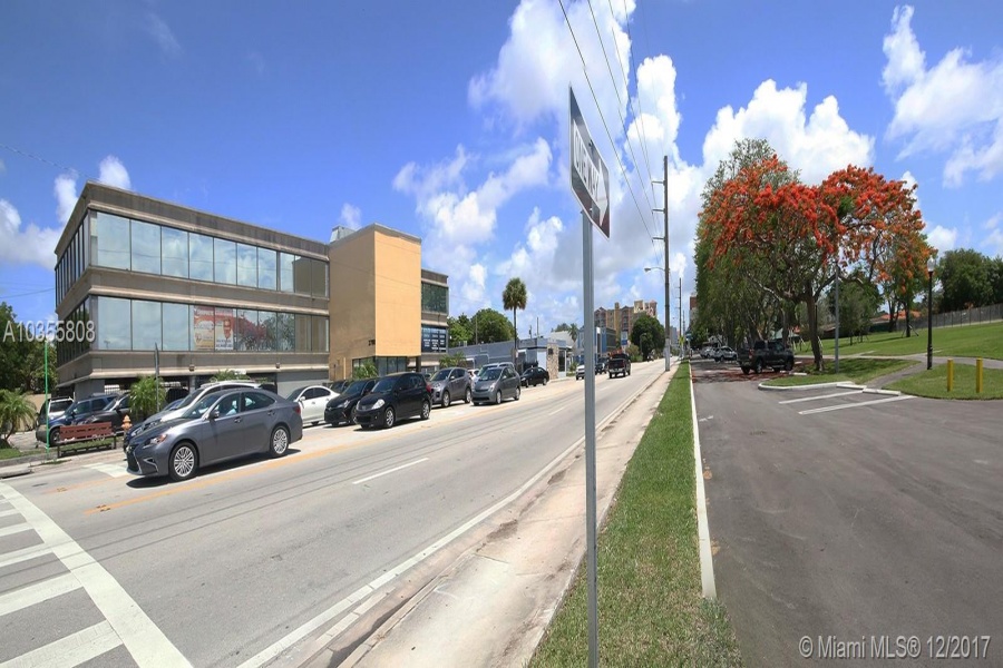 Miami,Florida 33133,Commercial Property,2780 Douglas Rd,37th Ave,A10355808