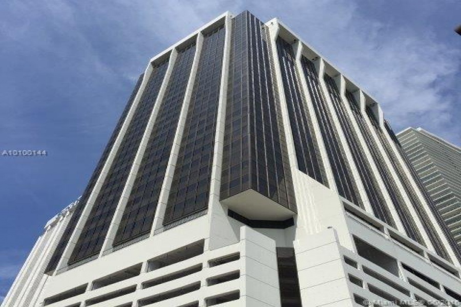 Miami,Florida 33131,Commercial Property,One Biscayne Tower,biscayne,A10100144