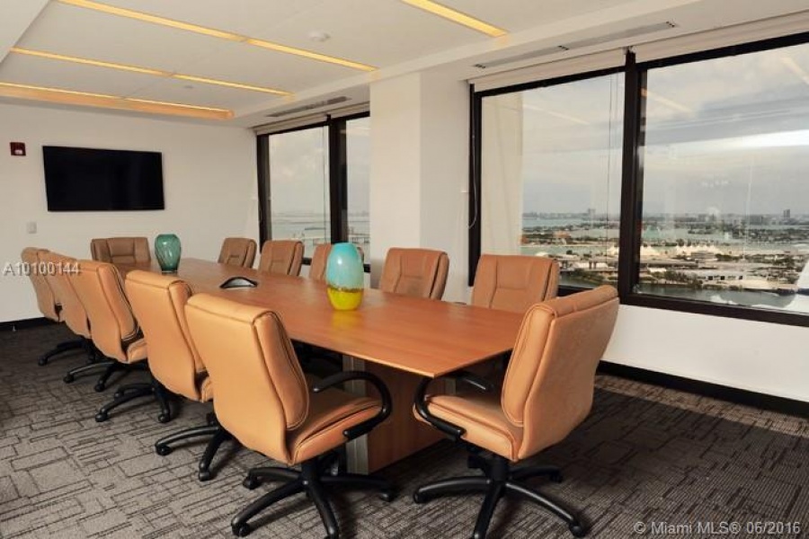 Miami,Florida 33131,Commercial Property,One Biscayne Tower,biscayne,A10100144