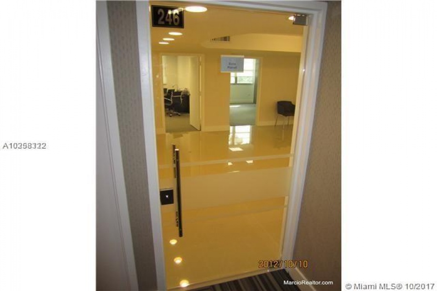 Miami,Florida 33131,Commercial Property,Four Ambassadors Condominium,BRICKELL BAY DR-#246,A10358322