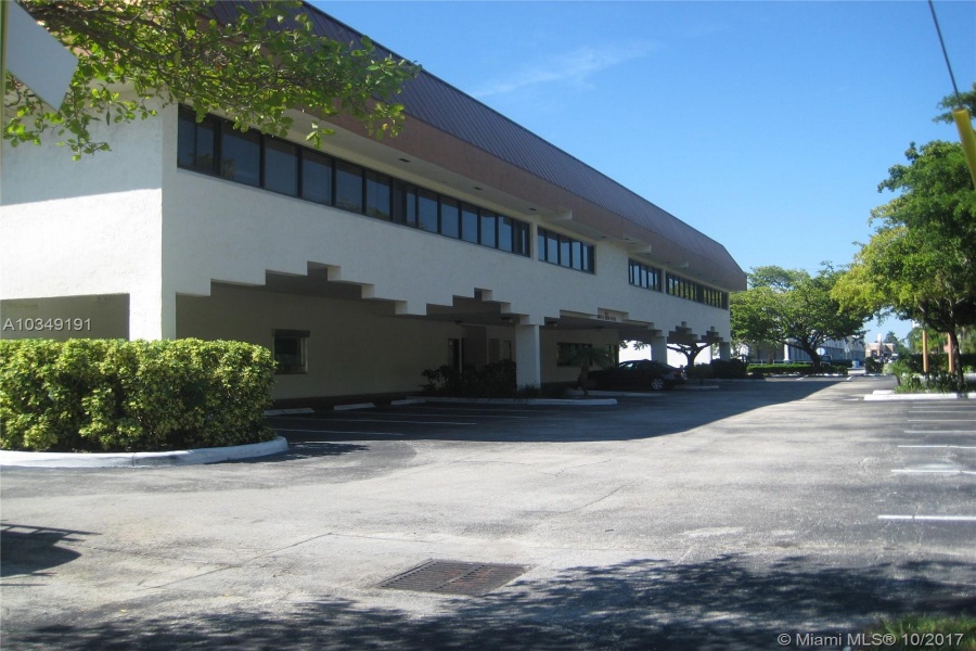 Hallandale,Florida 33009,Commercial Property,Golden Isles Dr,A10349191