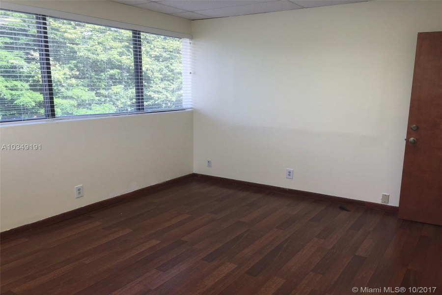 Hallandale,Florida 33009,Commercial Property,Golden Isles Dr,A10349191