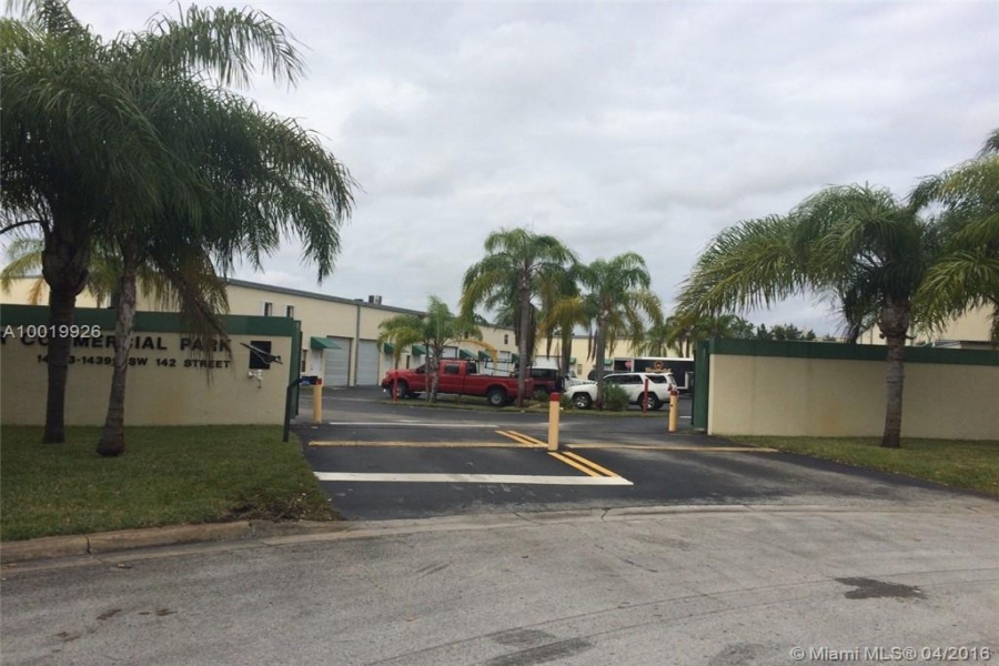 Miami,Florida 33186,Commercial Property,142nd St,A10019926