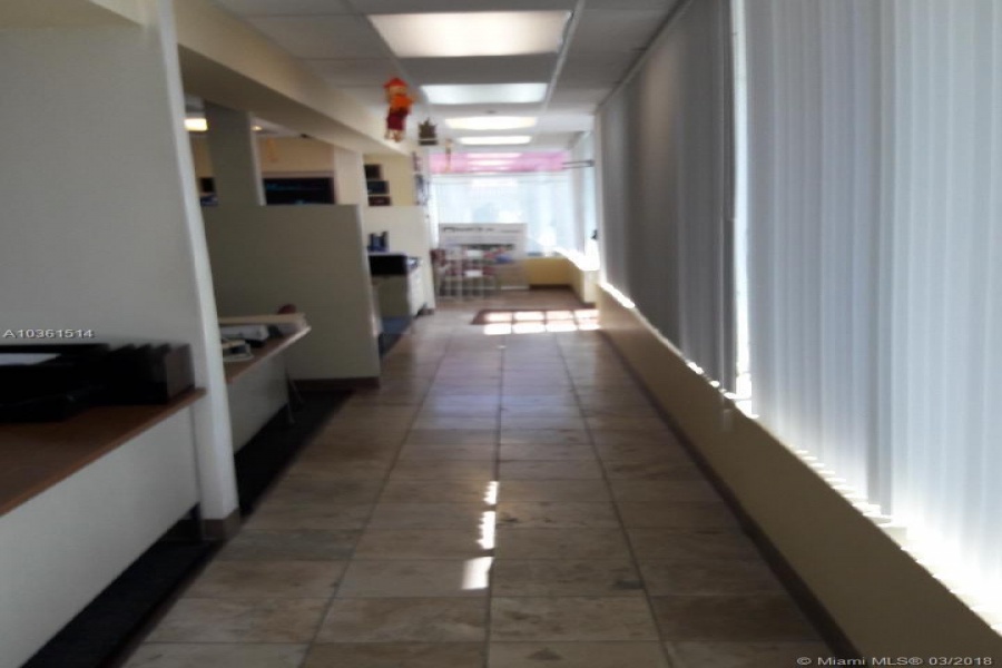 Miami,Florida 33173,Commercial Property,Sunset Drive Building,A10361514