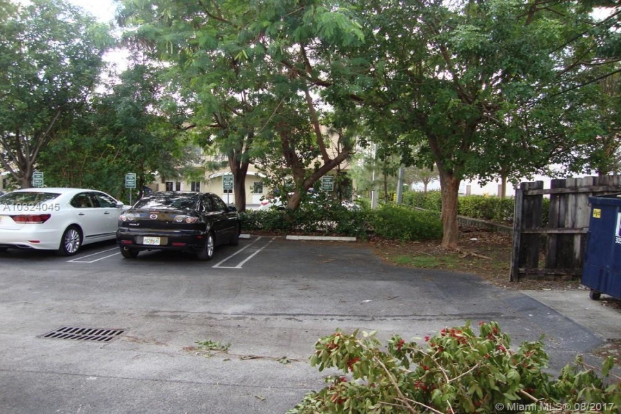 Florida 33186,Commercial Property,133 CT,A10324045